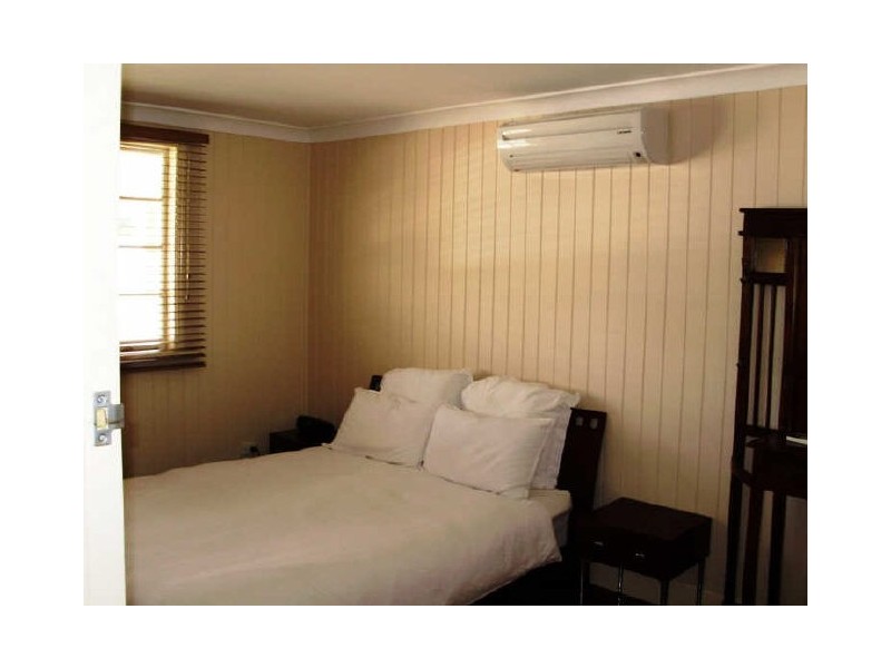 35 Heussler Terrace, Milton QLD 4064