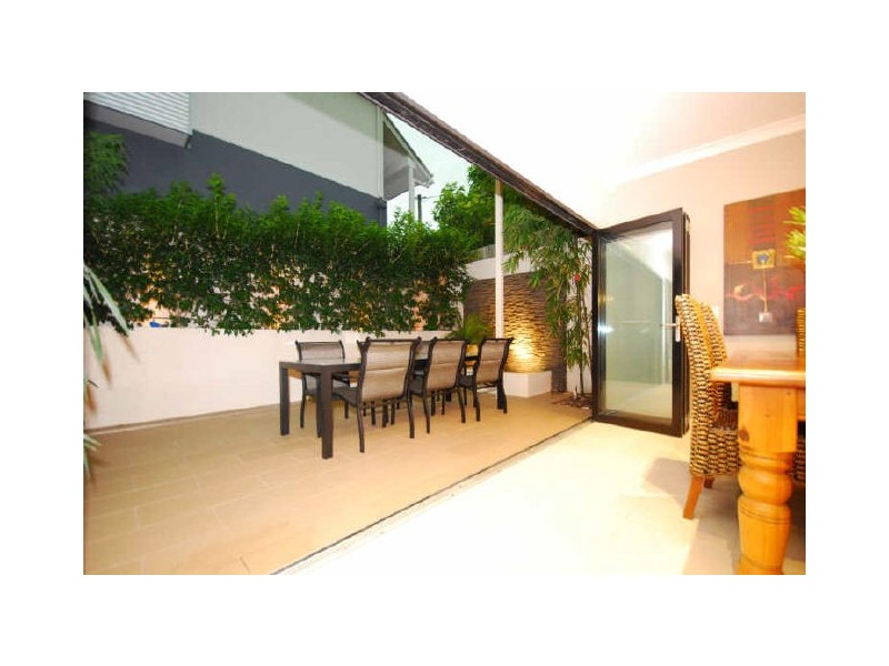 17 Cricket Street, Petrie Terrace QLD 4000