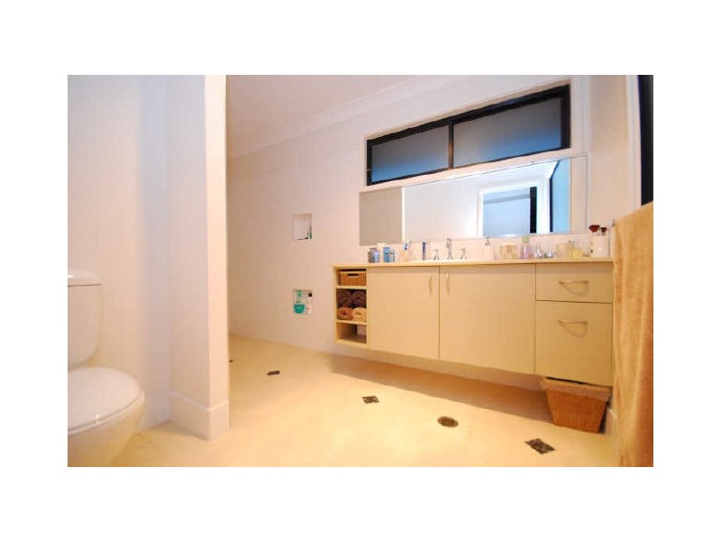 17 Cricket Street, Petrie Terrace QLD 4000