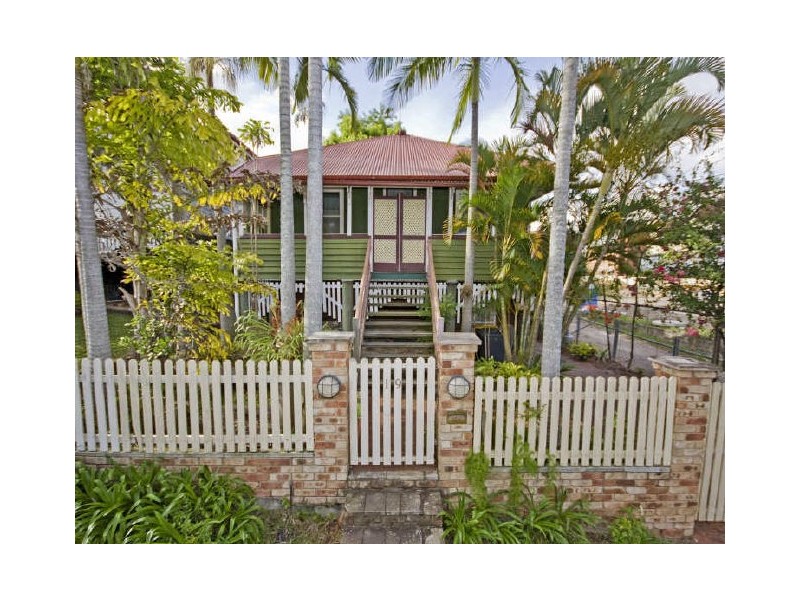 19 Nairn Street, Milton QLD 4064