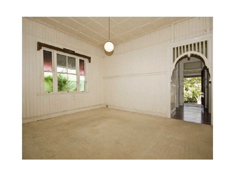 19 Nairn Street, Milton QLD 4064