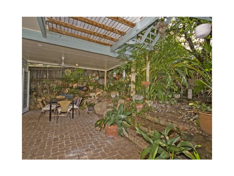 12 Sackville Street, Milton QLD 4064