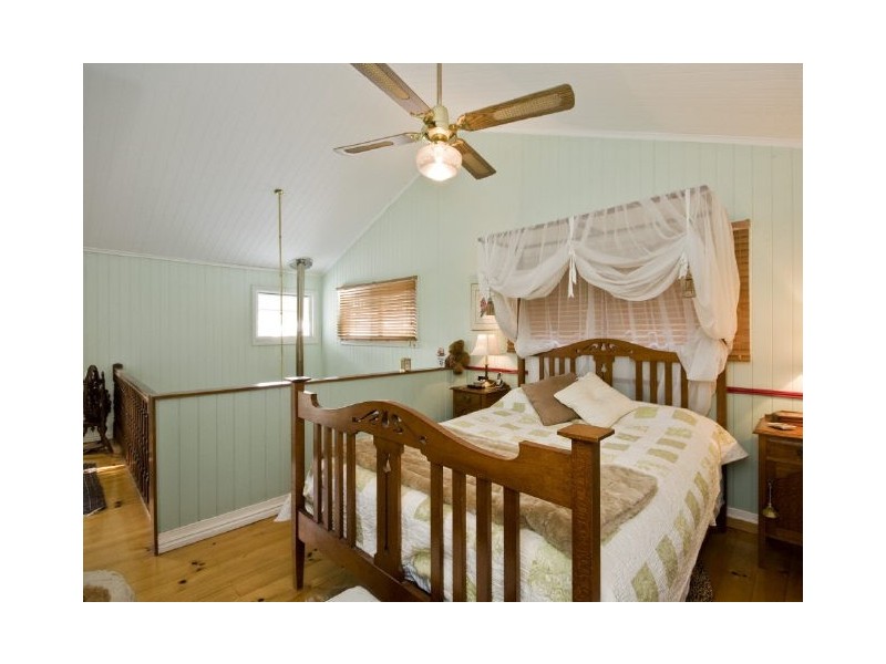 12 Sackville Street, Milton QLD 4064