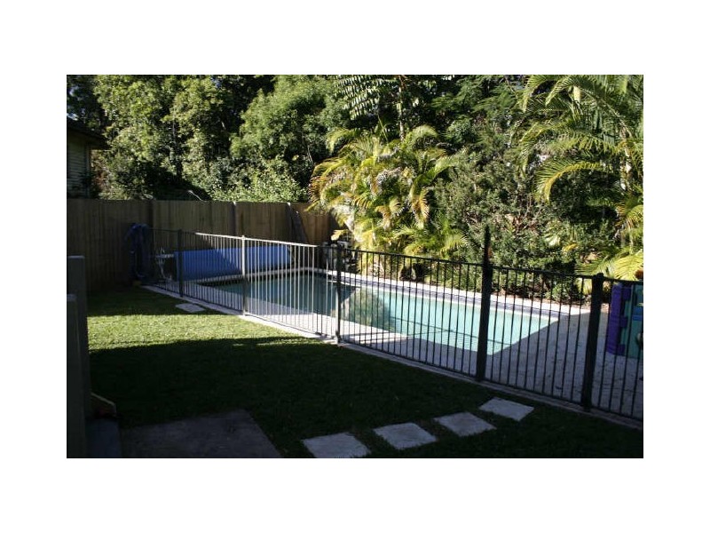 20 Fletcher Parade, Bardon QLD 4065