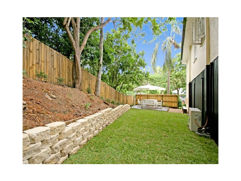 9 Bramble Terrace, Red Hill QLD 4059