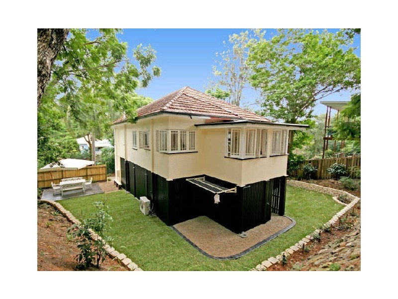 9 Bramble Terrace, Red Hill QLD 4059