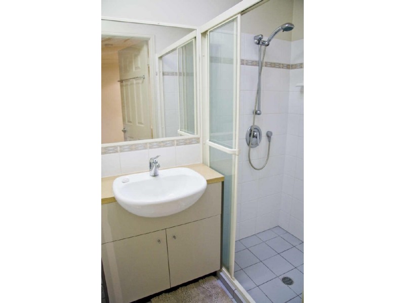2/39 Elizabeth Street, Toowong QLD 4066