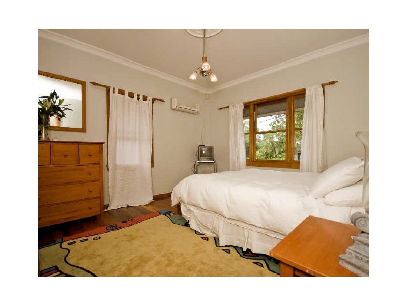 12 Bathurst Street, Red Hill QLD 4059