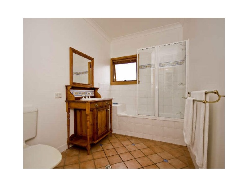 12 Bathurst Street, Red Hill QLD 4059