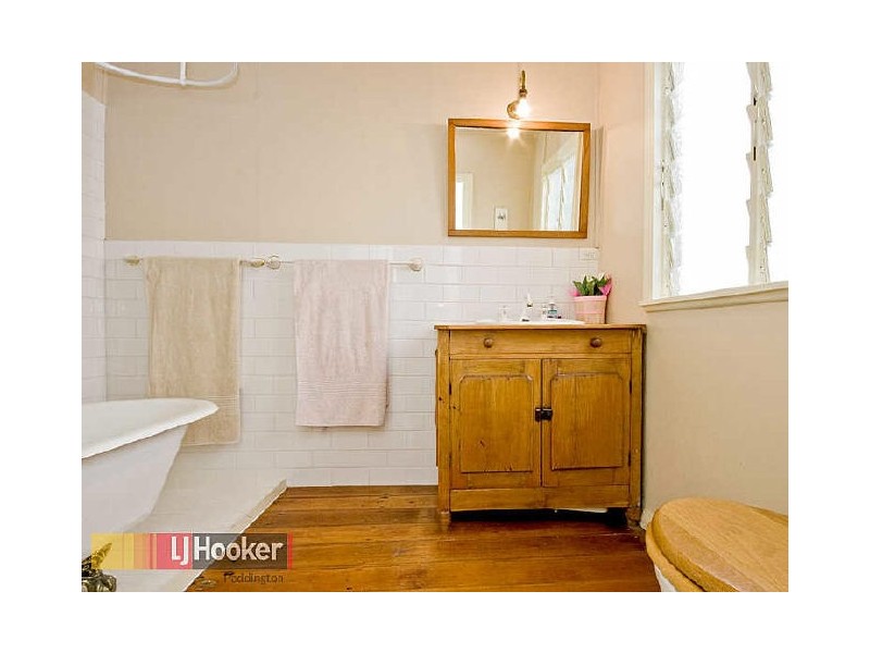 16 Federal St, Red Hill QLD 4059