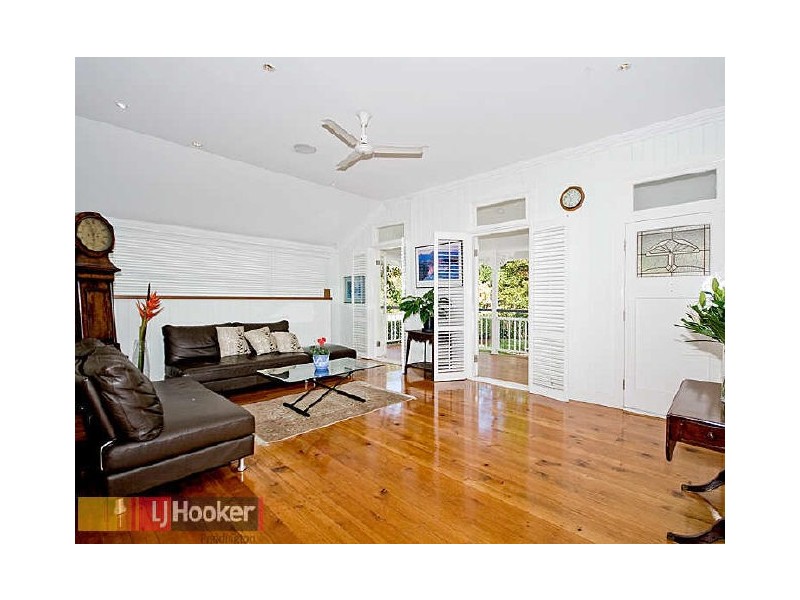 15 Knowles Street, Auchenflower QLD 4066