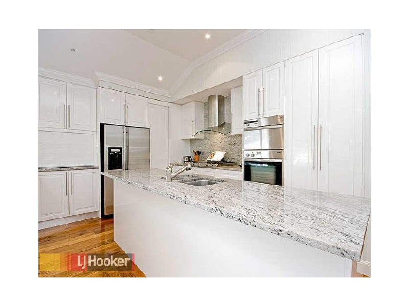 15 Knowles Street, Auchenflower QLD 4066