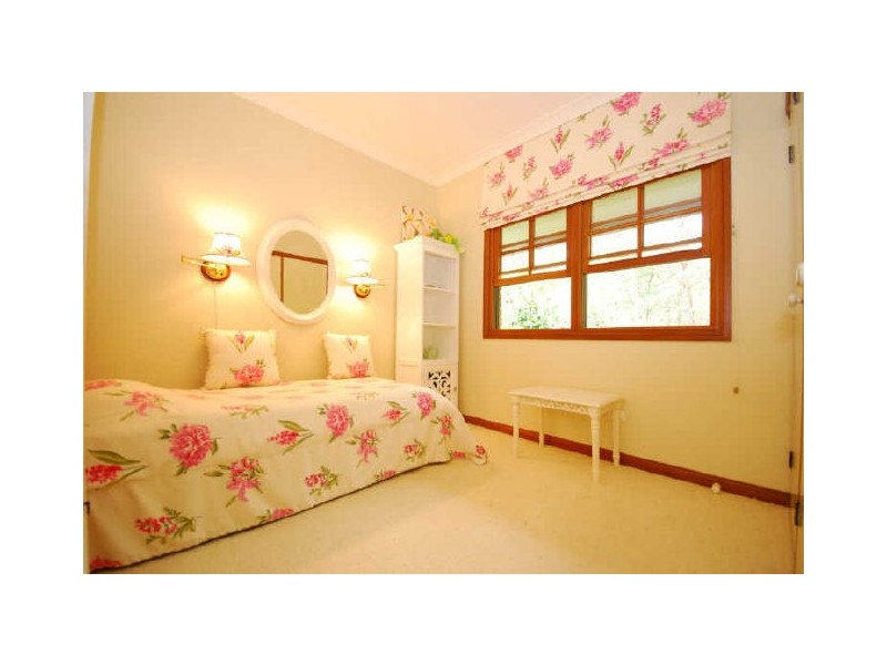 80 Bernarra Street, The Gap QLD 4061