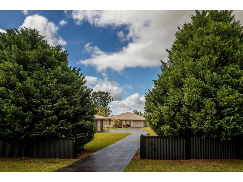 44 Mountain view Drive, Atherton QLD 4883