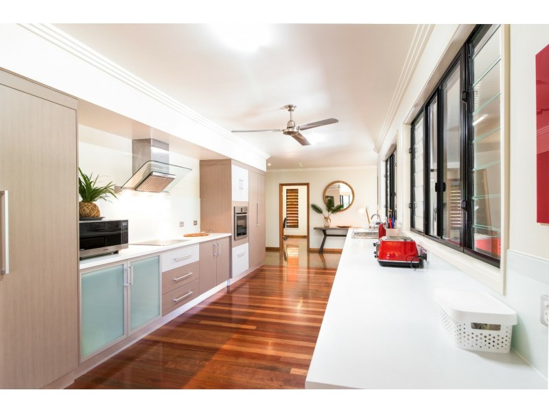 44 Mountain view Drive, Atherton QLD 4883
