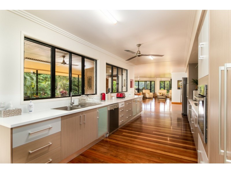 44 Mountain view Drive, Atherton QLD 4883