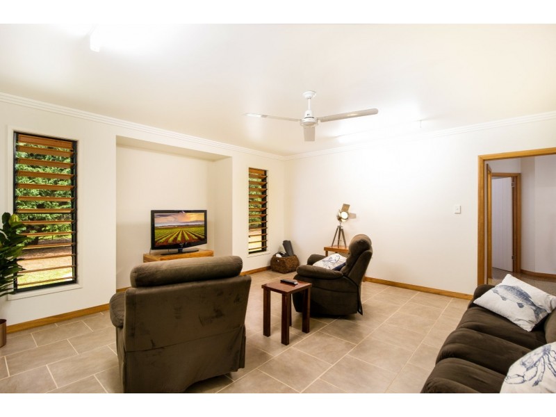 44 Mountain view Drive, Atherton QLD 4883