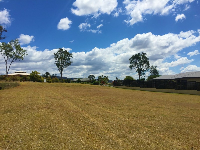 136 Rankine Drive, Tolga QLD 4882