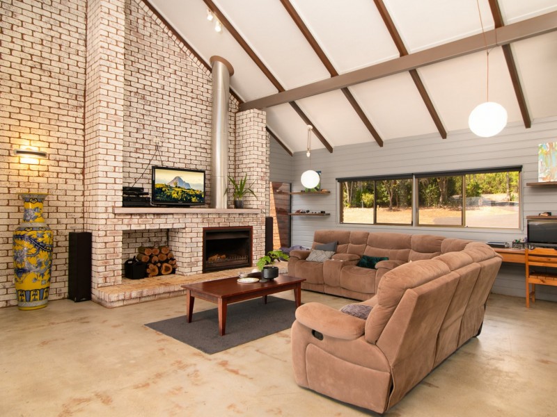 6A Equestrian Drive, Tolga QLD 4882