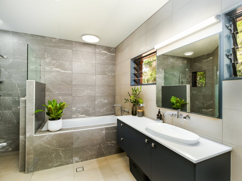 6A Equestrian Drive, Tolga QLD 4882
