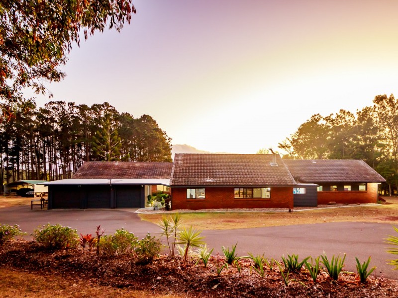 6A Equestrian Drive, Tolga QLD 4882