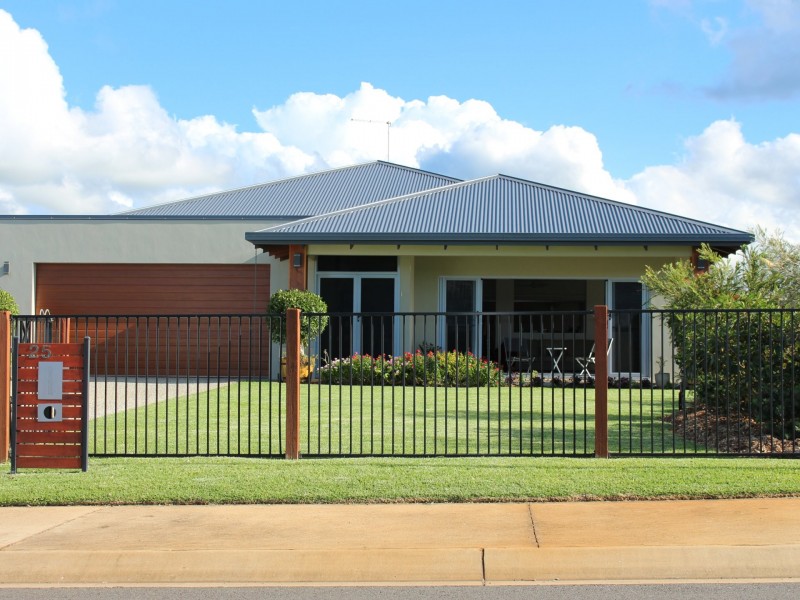 25 Williams Avenue, Yungaburra QLD 4884