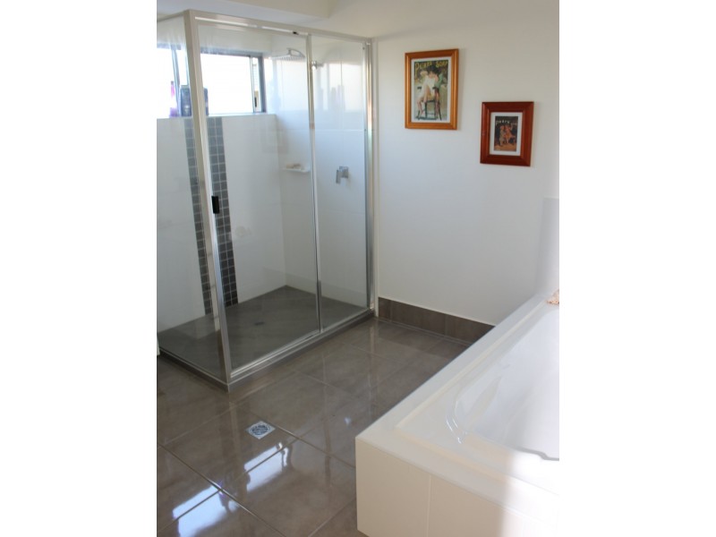 25 Williams Avenue, Yungaburra QLD 4884