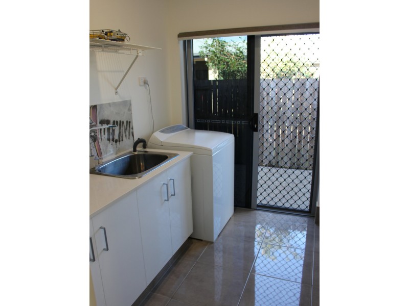 25 Williams Avenue, Yungaburra QLD 4884