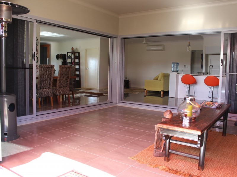 25 Williams Avenue, Yungaburra QLD 4884