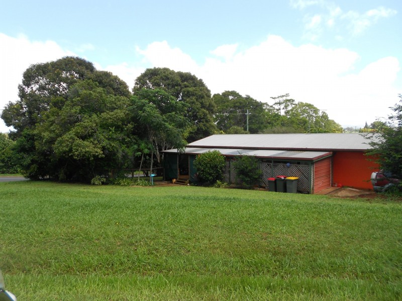 2 Barrine Road, Yungaburra QLD 4884