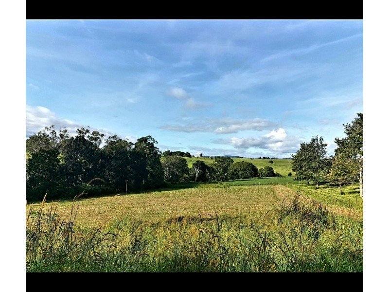 3 Dobson Road, Malanda QLD 4885