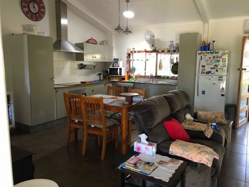 11 James Street, Malanda QLD 4885