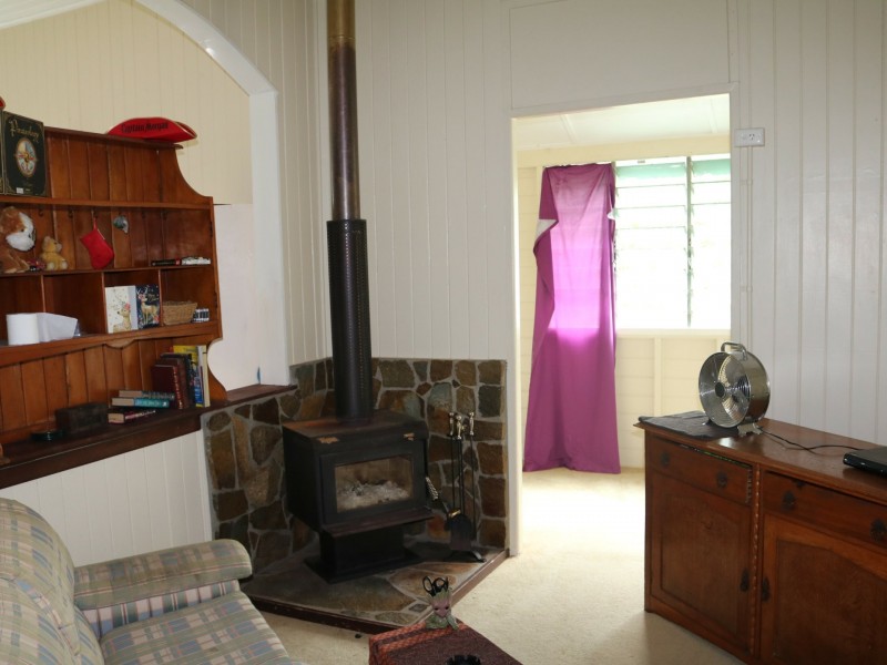 8 Florence Street, Herberton QLD 4887