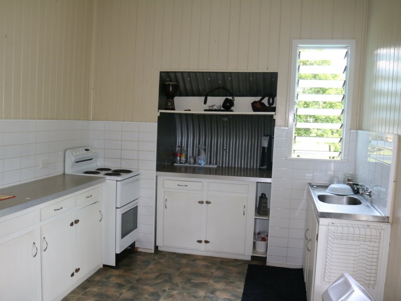 8 Florence Street, Herberton QLD 4887