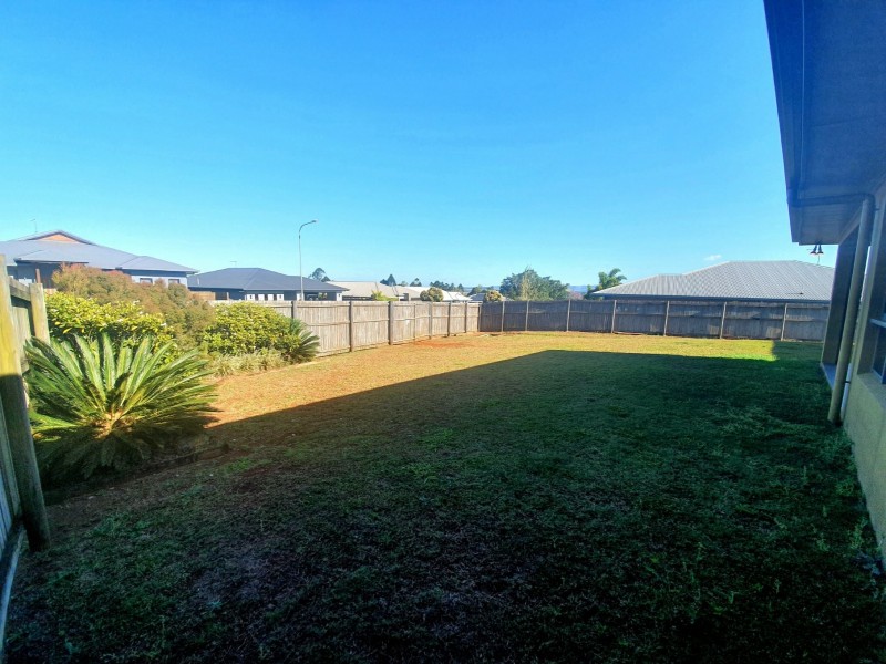 13 Rosenberg Street, Atherton QLD 4883