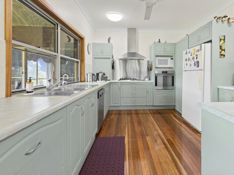 4 Old Boar Pocket Road, Barrine QLD 4872