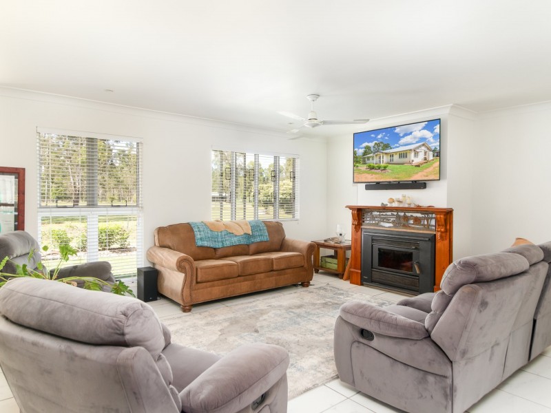 166 Jacaranda Drive, Millstream QLD 4888