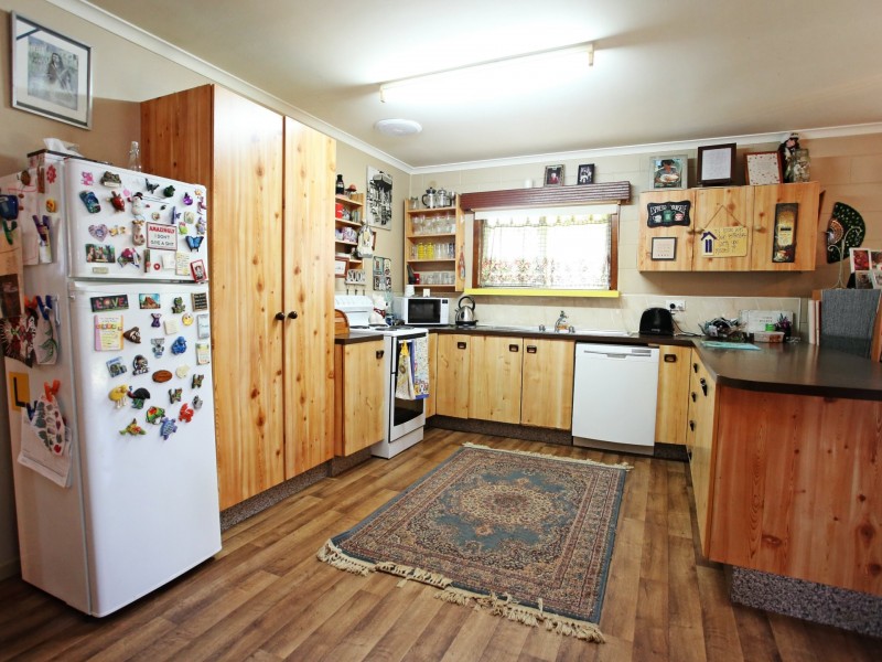 22 Broadway, Herberton QLD 4887