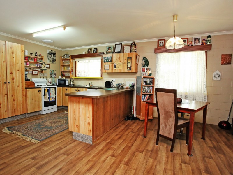 22 Broadway, Herberton QLD 4887