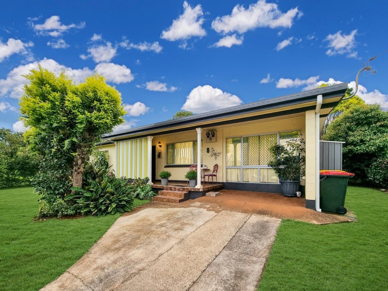 8 Heale Street, Malanda QLD 4885