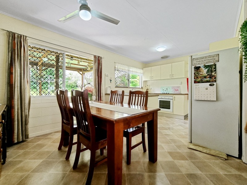 8 Heale Street, Malanda QLD 4885