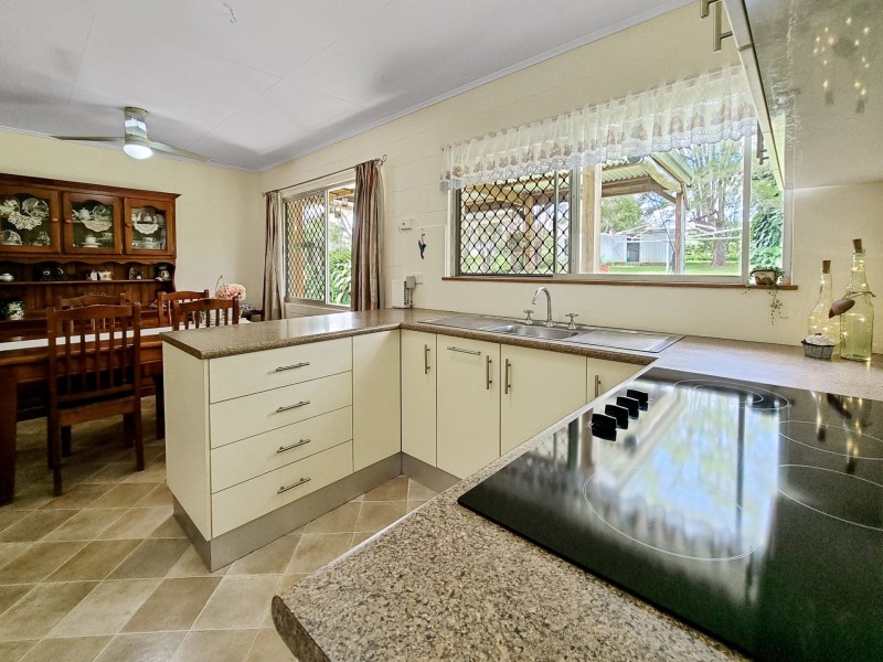 8 Heale Street, Malanda QLD 4885