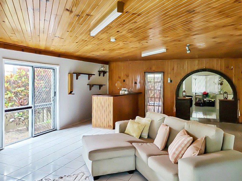 8 Kowinka Street, White Rock QLD 4868