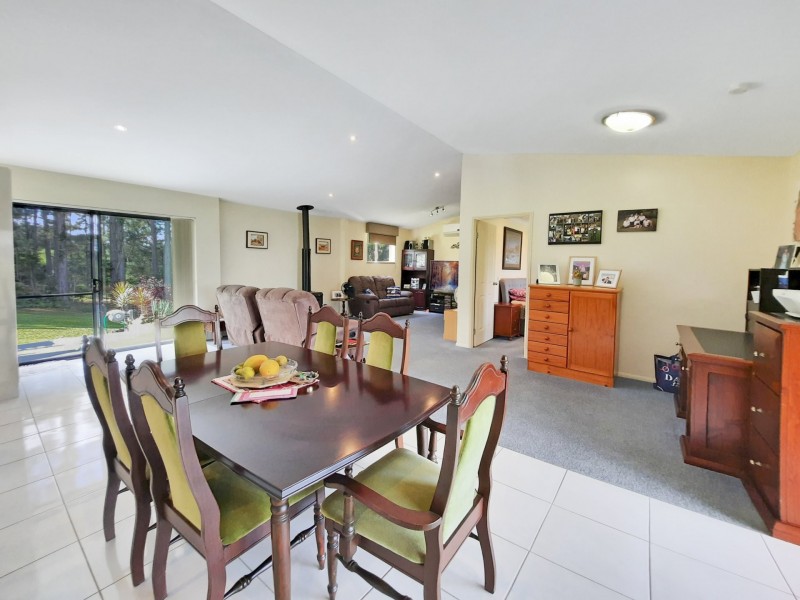 1 Bruce Road, Barrine QLD 4872