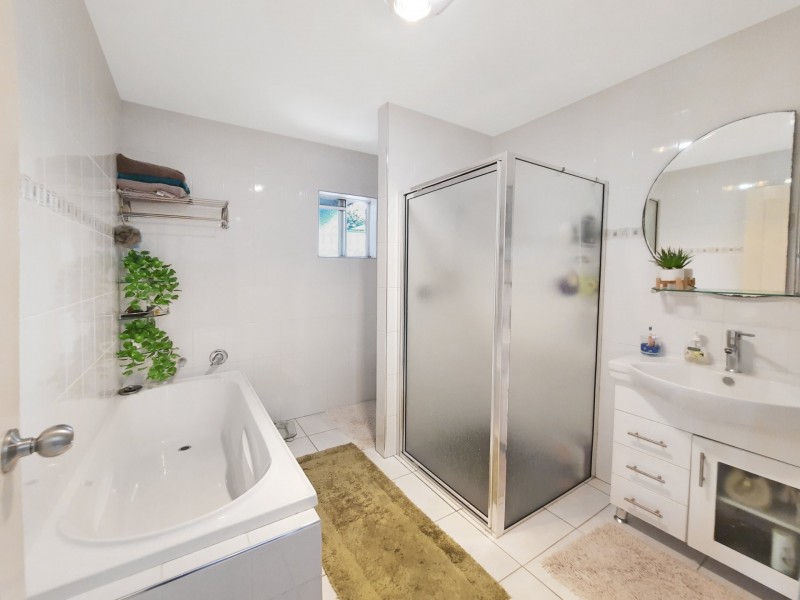 1 Bruce Road, Barrine QLD 4872