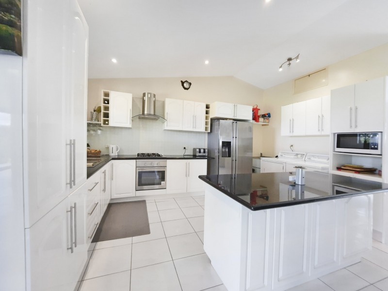 1 Bruce Road, Barrine QLD 4872