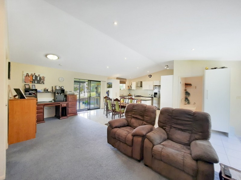 1 Bruce Road, Barrine QLD 4872