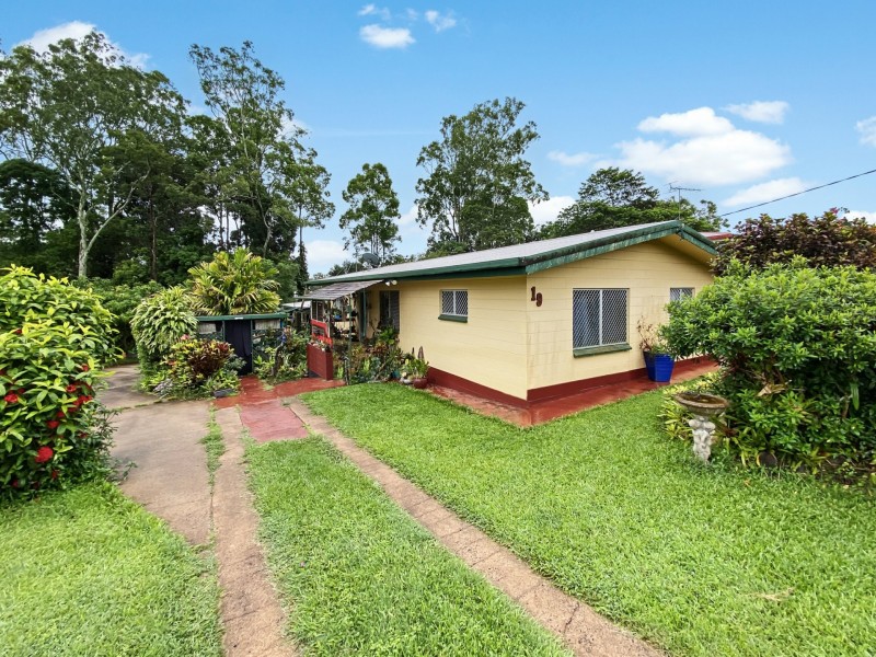 19 Putt Street, Atherton QLD 4883