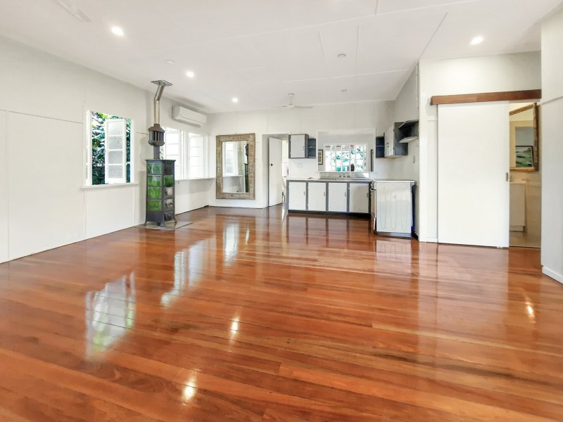 13 Johns Parade, Atherton QLD 4883