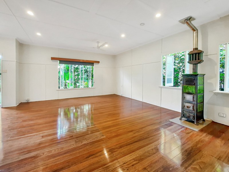 13 Johns Parade, Atherton QLD 4883